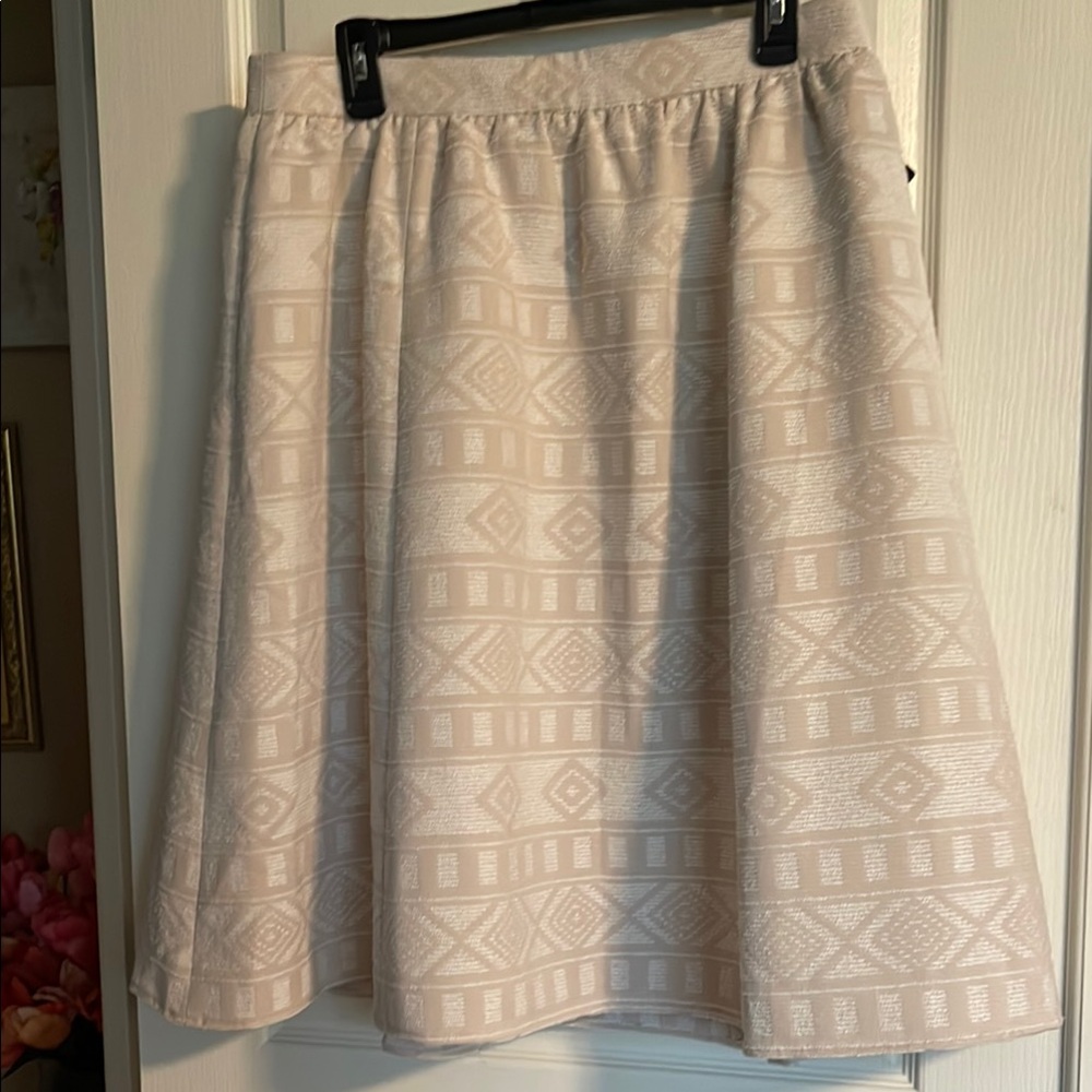 Elegant Cream Patterned Skirt